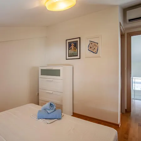 Aleksia Seaside Deluxe 公寓 *