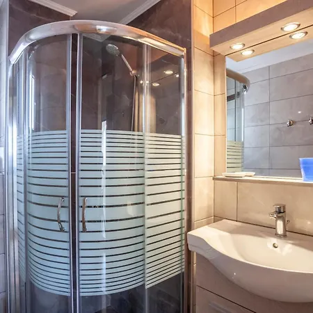 Aleksia Seaside Deluxe *