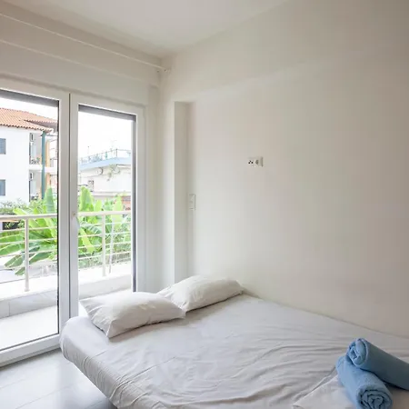 Aleksia Seaside Deluxe Apartment *