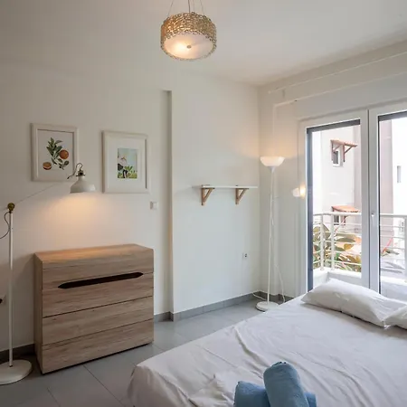 Aleksia Seaside Deluxe Apartment *