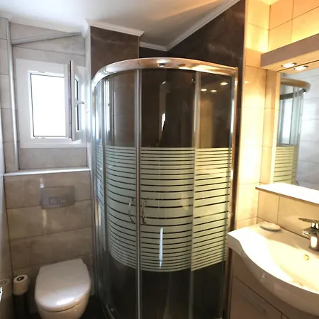 Aleksia Seaside Deluxe