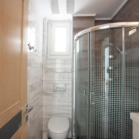 Aleksia Seaside Deluxe