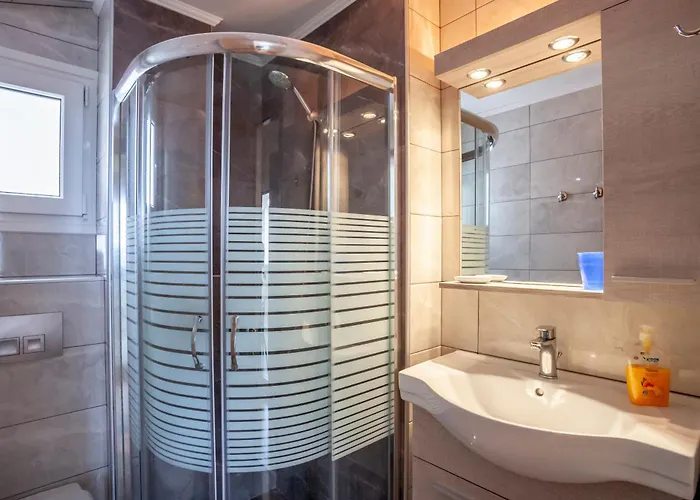 Aleksia Seaside Deluxe *