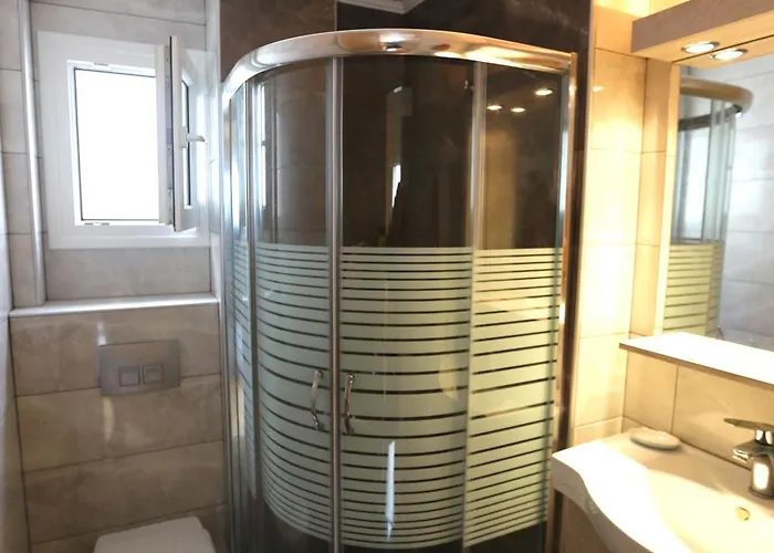 Aleksia Seaside Deluxe